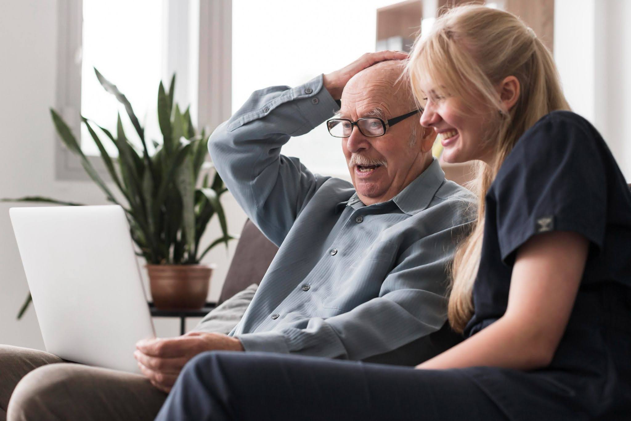 Care Manager helping a family navigate dementia care, providing guidance, support and personalized care planning.
